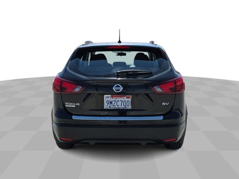 Used 2018 Nissan Rogue Sport SV image 7