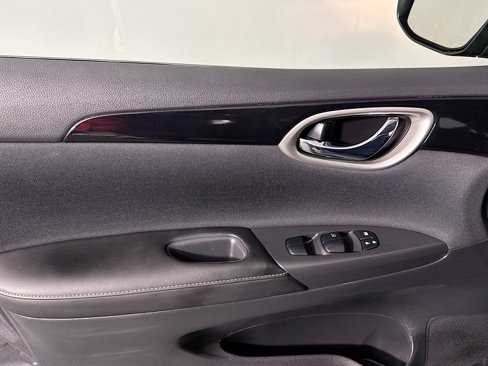 Used 2019 Nissan Sentra SV image 16