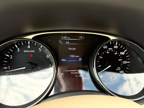 Used 2015 Nissan Rogue SV w/ SV Premium Package image 25