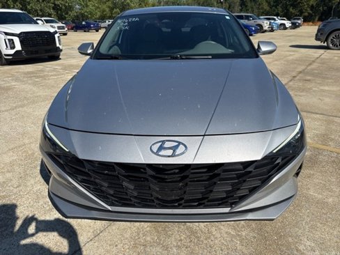 Used 2022 Hyundai Elantra SEL image 2