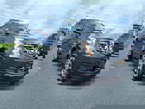 Used 2015 Cadillac SRX Luxury image 2