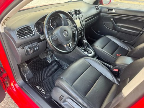 Used 2012 Volkswagen Jetta TDI image 11