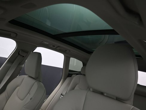 New 2025 Volvo XC60 B5 Core w/ Climate Package image 25