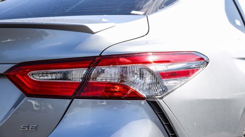 Used 2020 Toyota Camry SE image 8