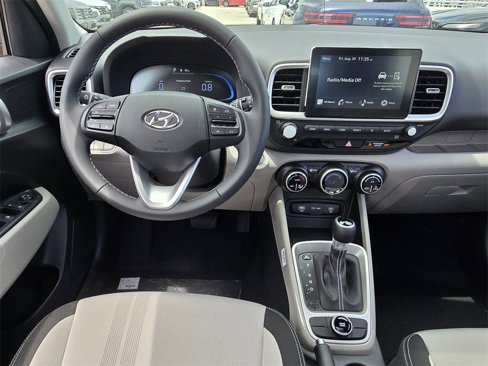 New 2025 Hyundai Venue SEL image 8