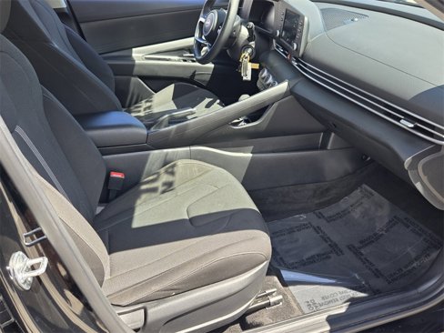 Certified 2024 Hyundai Elantra SE image 15