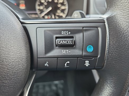 Used 2024 Nissan Rogue SV image 24