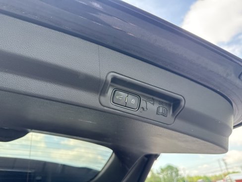 Used 2021 Ford Explorer Limited w/ Equipment Group 301A image 26