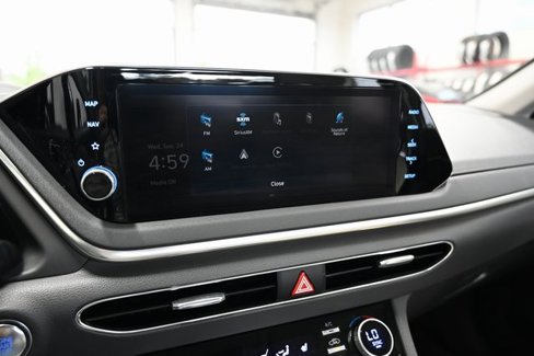 Used 2023 Hyundai Sonata SEL w/ Preferred Accessory Package image 16