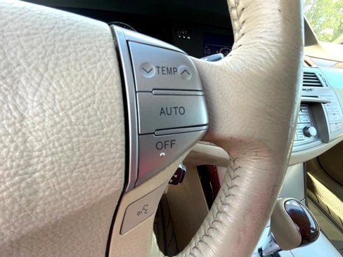 Used 2009 Toyota Avalon Limited image 18