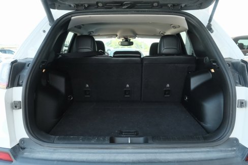 Used 2019 Jeep Cherokee Limited image 27