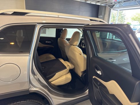 Used 2015 Jeep Cherokee Latitude image 15
