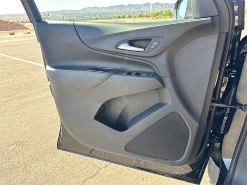 Used 2022 Chevrolet Equinox LT image 9