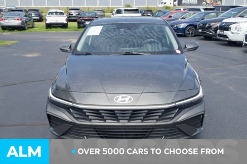 Used 2024 Hyundai Elantra SEL image 3
