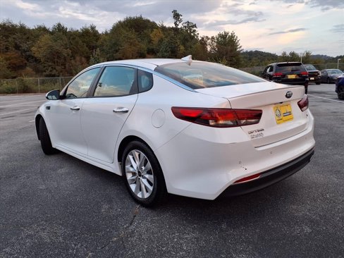 Used 2018 Kia Optima S image 4