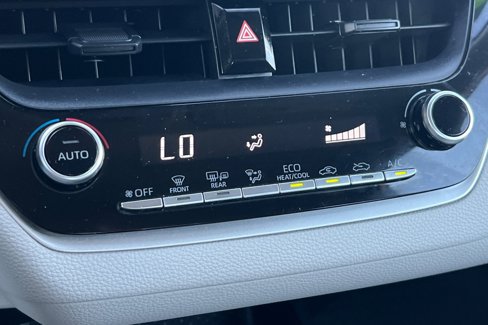 Used 2021 Toyota Corolla LE image 16