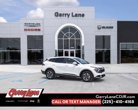 Used 2024 Kia Sportage LX image 1