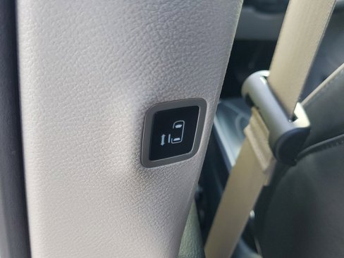 Used 2023 Chrysler Pacifica Limited image 14