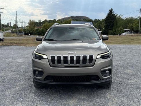Used 2019 Jeep Cherokee Latitude Plus w/ Comfort/Convenience Group image 24