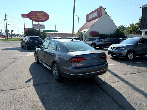 Used 2017 Volkswagen Passat 1.8T R-Line w/ R-Line Lighting Package image 8