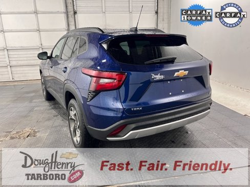 Used 2024 Chevrolet Trax LT w/ Sunroof Package image 6