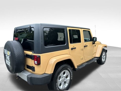 Used 2013 Jeep Wrangler Unlimited Sahara w/ Connectivity Group image 7