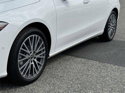 Used 2025 Mercedes-Benz CLA 250 4MATIC image 13