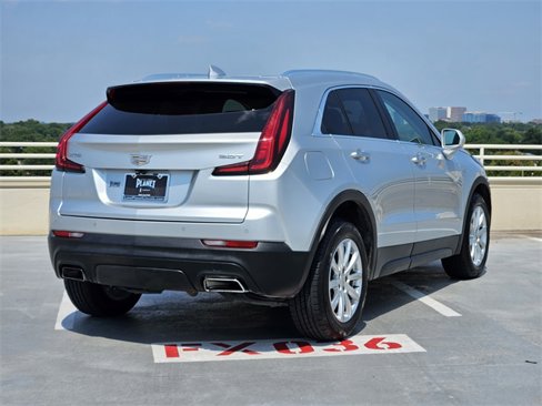 Used 2019 Cadillac XT4 Luxury w/ Cold Weather Package image 7
