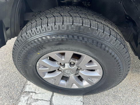 Used 2017 Toyota Tacoma SR5 image 8