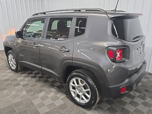 Used 2020 Jeep Renegade Latitude image 9