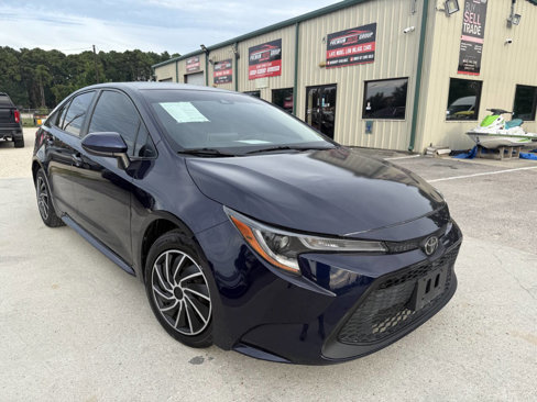 Used 2021 Toyota Corolla LE image 1