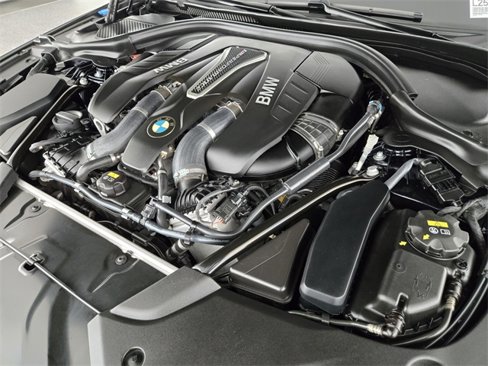 Used 2018 BMW M550i xDrive image 19