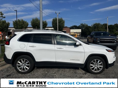 Used 2017 Jeep Cherokee Limited w/ Luxury Group image 2