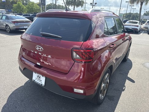 New 2025 Hyundai Venue SEL image 4