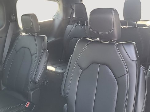 New 2026 Chrysler Pacifica Select image 19
