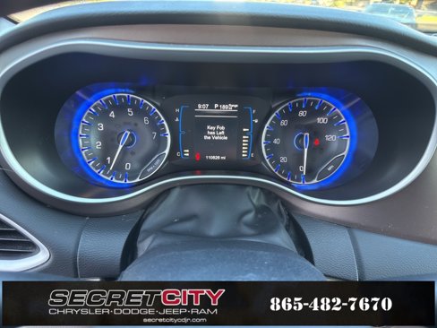 Used 2017 Chrysler Pacifica Touring-L image 30