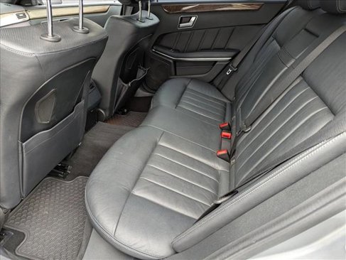Used 2014 Mercedes-Benz E 550 4MATIC Sedan image 12