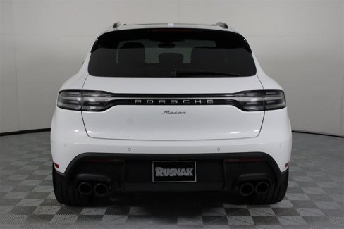 Certified 2025 Porsche Macan image 6