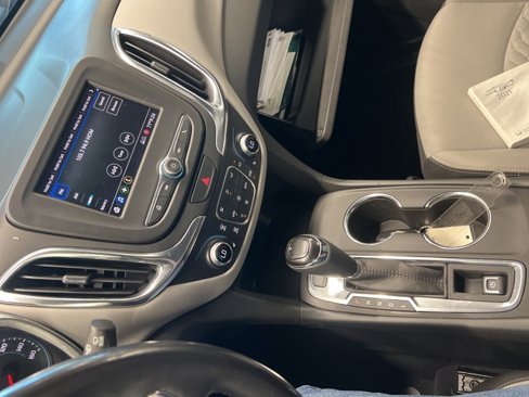 Used 2021 Chevrolet Equinox LT image 29
