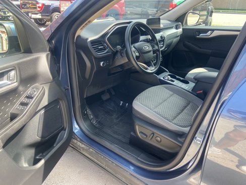 Used 2020 Ford Escape SE image 12
