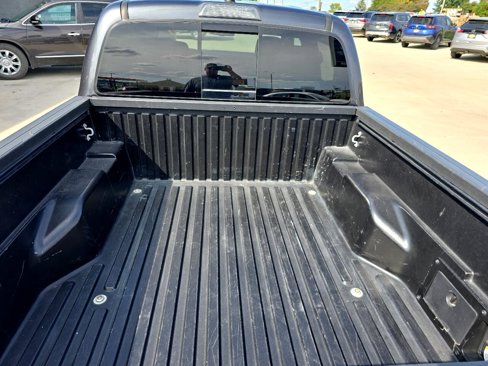 Used 2023 Toyota Tacoma TRD Off-Road image 5