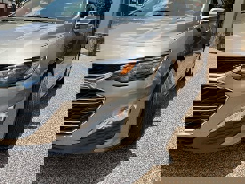 Used 2020 Chevrolet Malibu LT image 3
