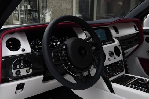 Used 2024 Rolls-Royce Cullinan Black Badge image 18