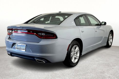 Used 2022 Dodge Charger SXT image 2