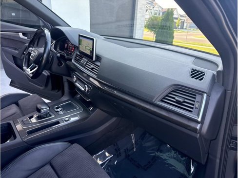 Used 2018 Audi SQ5 Premium Plus w/ Navigation Package image 19