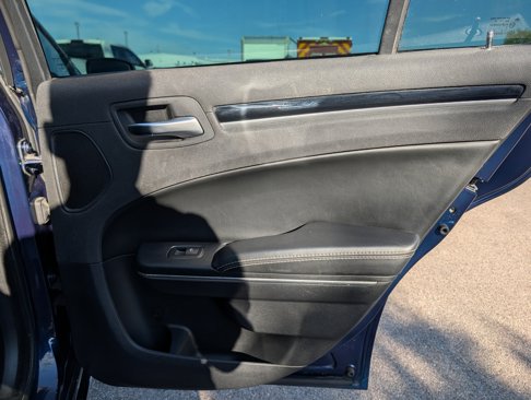 Used 2017 Chrysler 300 S image 28