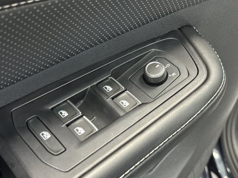 Used 2024 Volkswagen Atlas SE image 16
