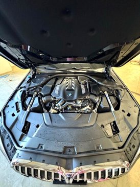 Used 2020 BMW 750i xDrive w/ M Sport Package image 25