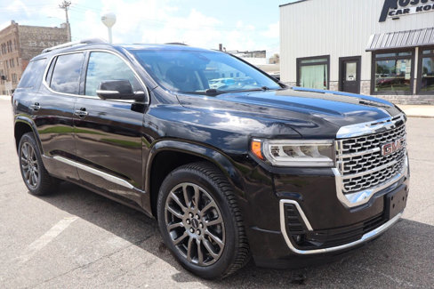 Used 2023 GMC Acadia Denali w/ Black Diamond Edition image 2