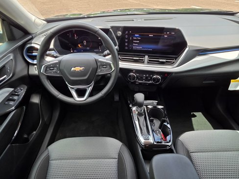 Certified 2024 Chevrolet Trax LT w/ Driver Confidence Package image 20
